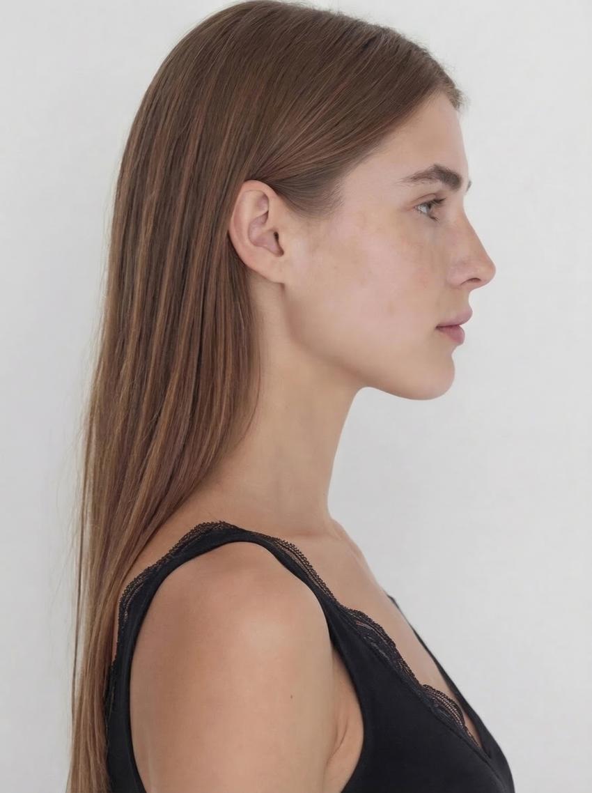 AI-generated image of digital model Amber, photo 7