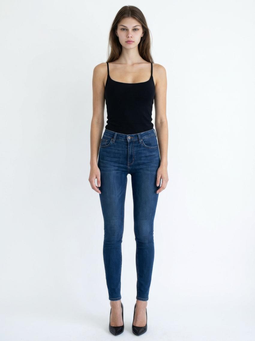 AI-generated image of digital model Bella, photo 5