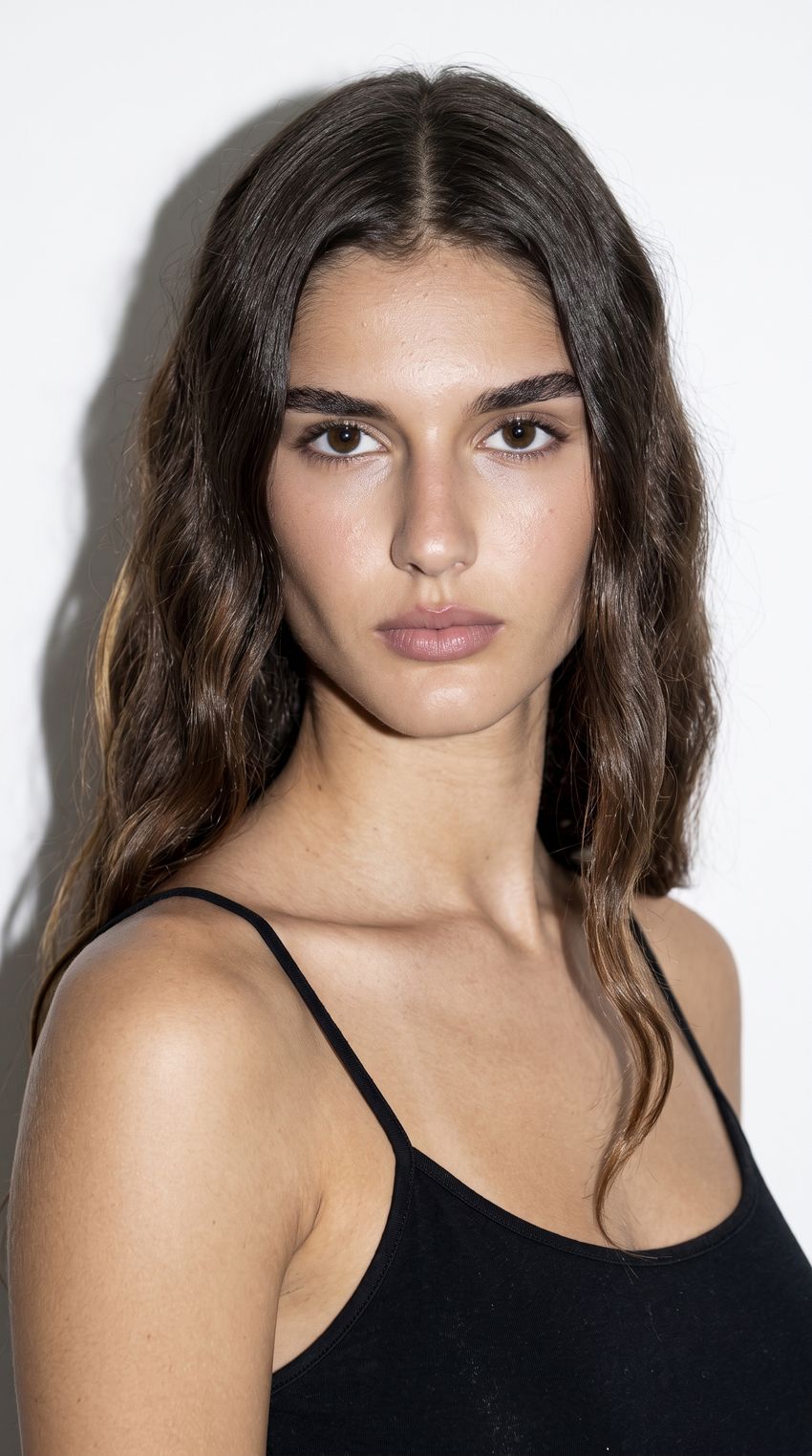 AI-generated image of digital model Chiara, photo 2