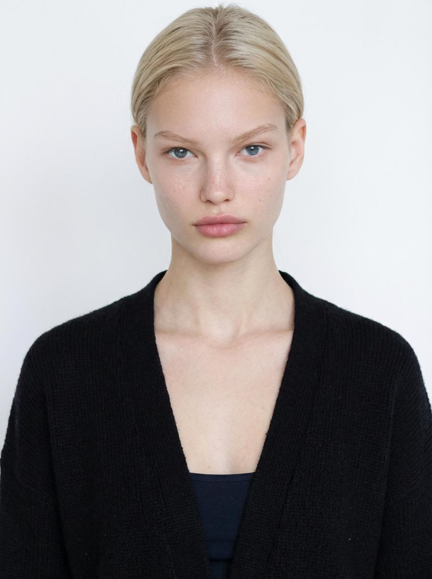 AI-generated image of digital model Kira, photo 2