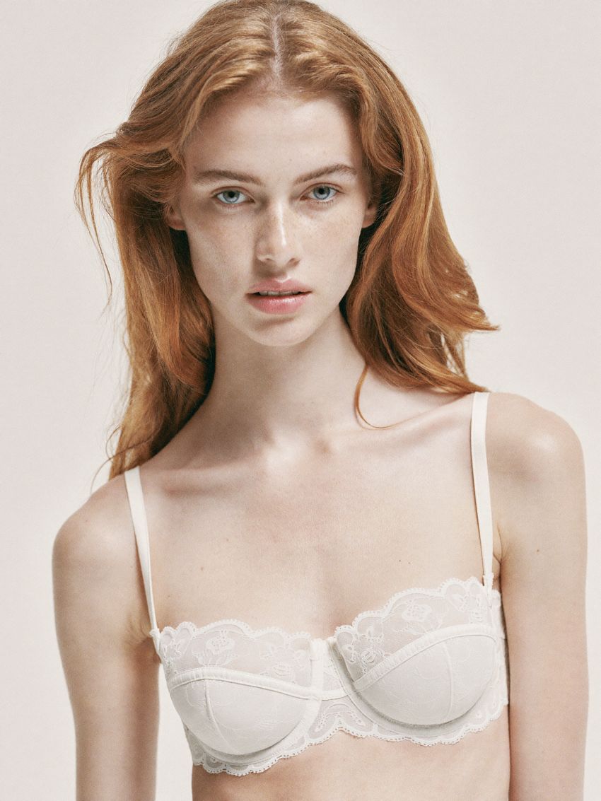 AI-generated image of digital model Odette, photo 3