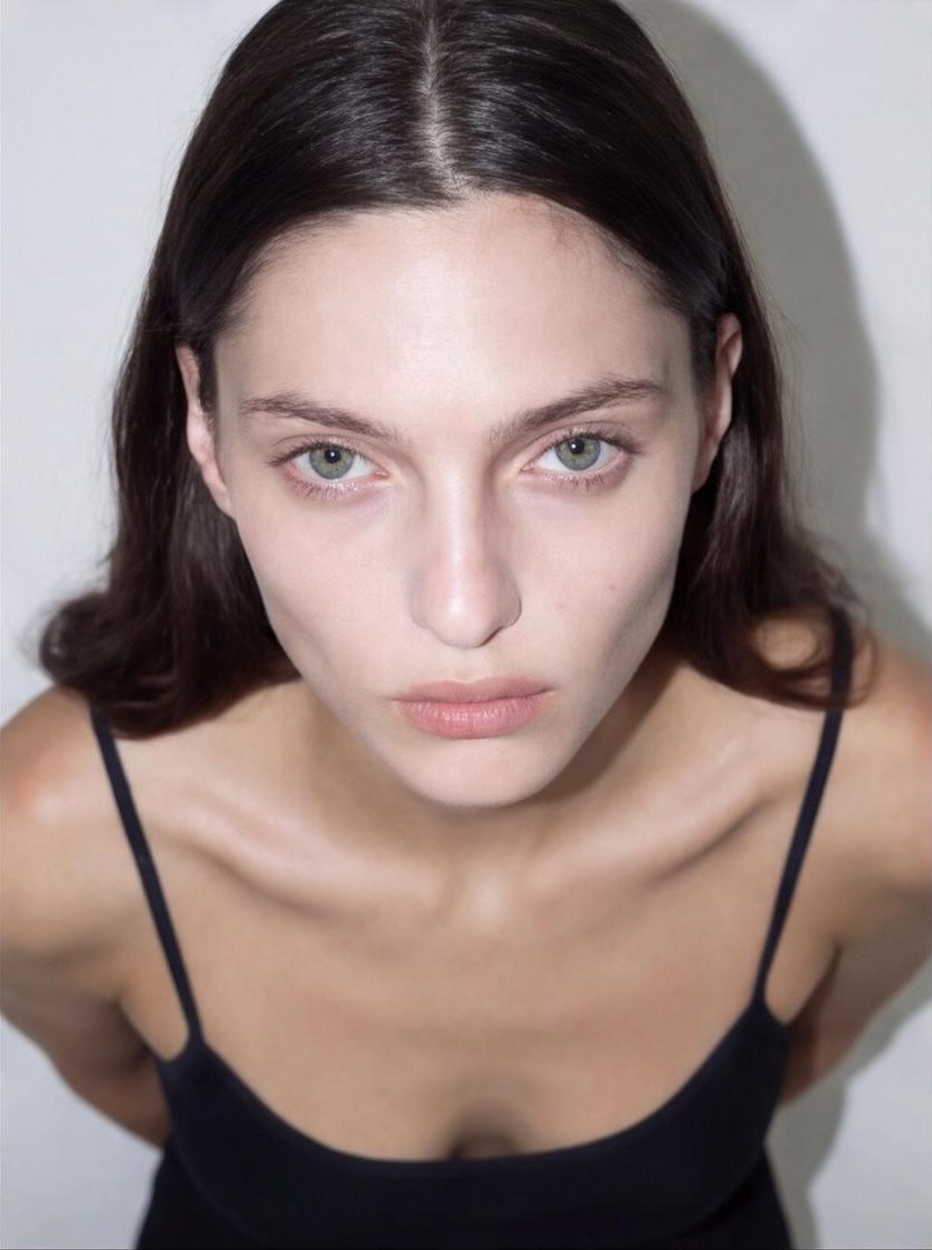 AI-generated image of digital model Zoe, photo 2